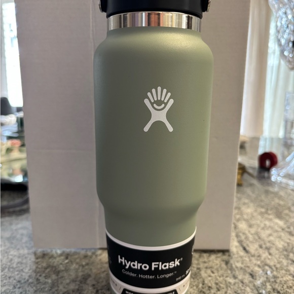 Hydro Flask Other - Hydro Flask Sage Travel Bottle